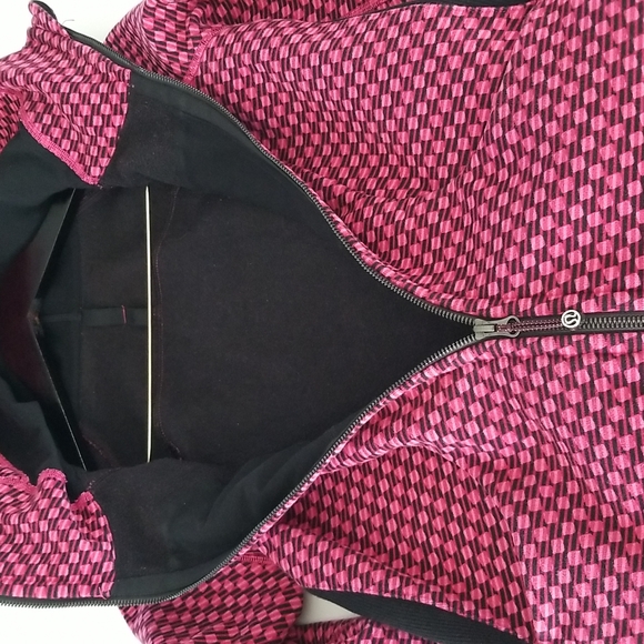 Lululemon Scuba Hoodie III, Deep Dive Berry Rumble Black / Black - Picture 7 of 9